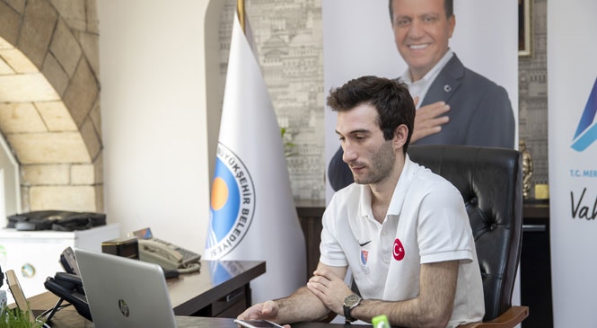 Kılıçdaroğlu’nun 19 Mayıs’ta Gençlerle Gerçekleştirdiği Canlı Konferansa Mersin’den de Milli Sporcu Ali Ege Say Katıldı
