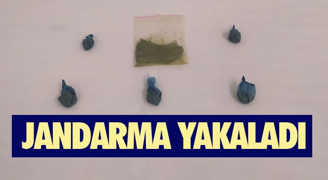 Mersin Silifke'de Uyuşturucu ve Uyarıcı Madde İmal ve Ticareti Yapan 2 Kişiye Gözaltı: 5 Fiş 10 Gram Toz Esrar