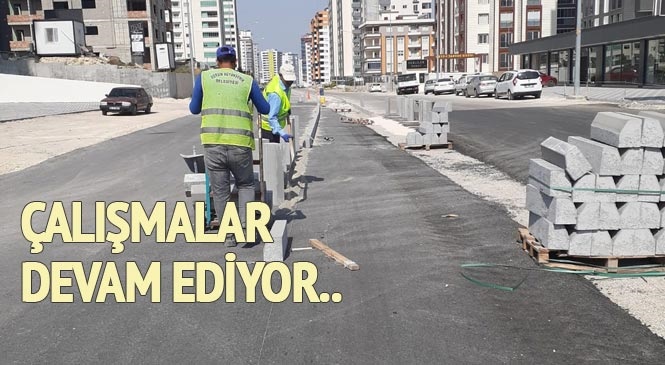 Tarsus’un Kırsal Mahalle Yollarında Bakım ve Tesviye Çalışmaları Sürerken, Ümit Yaşar Oğuzcan Bulvarında Orta Refüj Düzenlemesi Yapılıyor