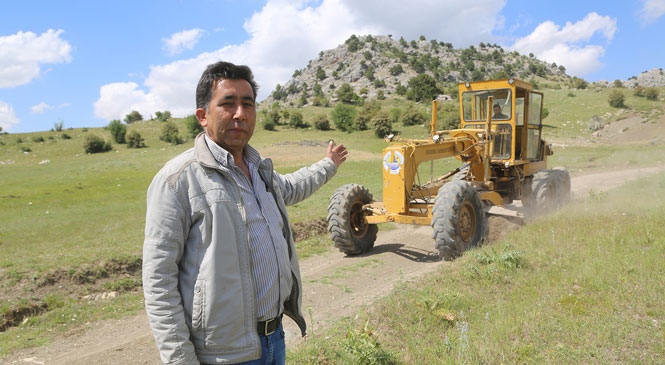 Erdemli Belediyesi Sorgun Yollarını Düzenliyor