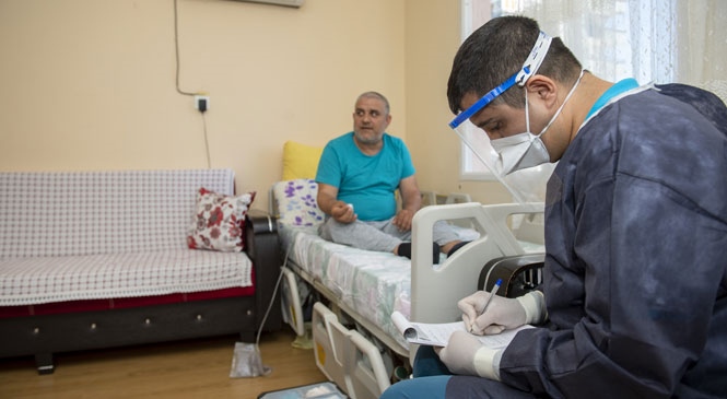 Mersin Büyükşehir, Salgın Sürecinde 1137 Hastaya 7 Bin 127 Kez Sağlık Hizmeti Verdi