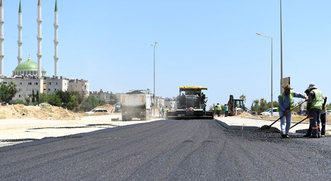 Karacailyas ve Doğlu’da Sathi, Korukent’te Sıcak Asfalt Çalışması Yapıldı