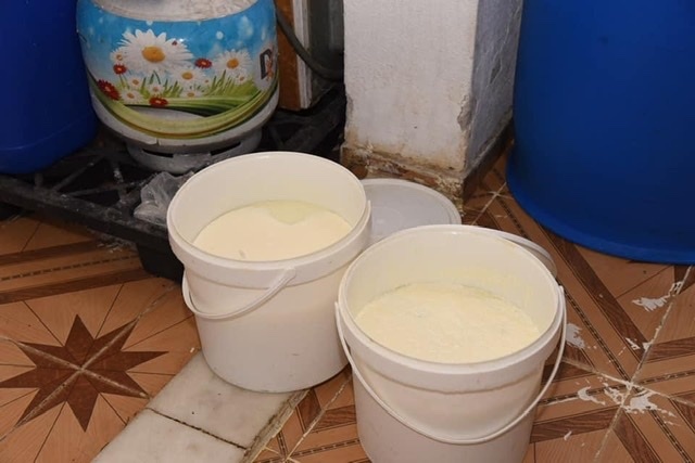 Mersin Toroslar’da Merdiven Altı Süt Ürünleri Üreten İmalathaneye Baskın