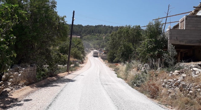 Bükdeğirmeni ve Seyranlık’ta 5.1 Km Sathi Asfalt Kaplama Çalışması Yapıldı! Büyükşehir, Silifke’de Asfalt Çalışmalarına Devam Ediyor