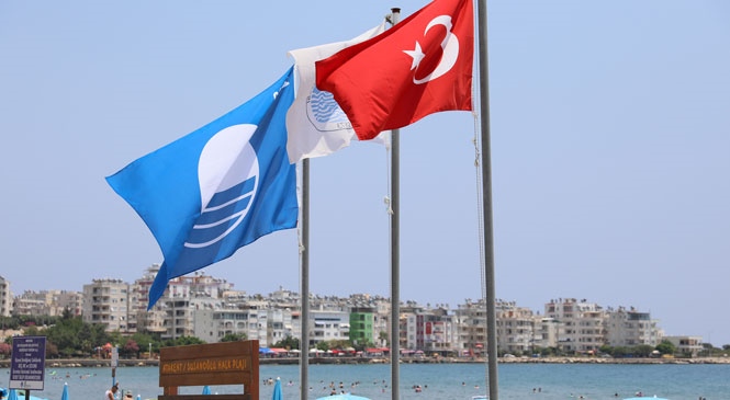 Susanoğlu ve Kızkalesi Halk Plajları’nın Mavi Bayrağını Yeniledi