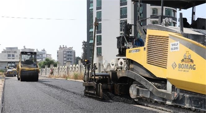 Toroslar'ın Dört Bir Yanında Yol Yapım ve Asfalt Çalışması Devam Ediyor