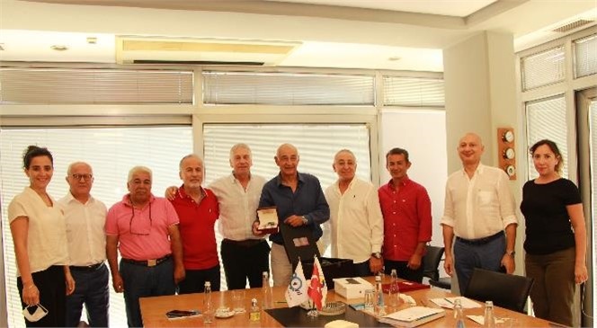 Mersin Deniz Ticaret Odası’na Uzun Yıllar Emek Veren Genel Sekreter Korer Özbenli, Emekliye Ayrılacak Olması Nedeniyle Görevine Veda Ediyor