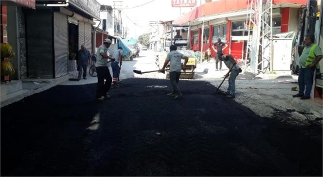 Akdeniz Belediyesi Fen İşleri Ekipleri İlçenin Dört Bir Yanına Hizmet Veriyor