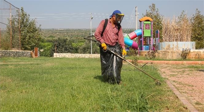 Erdemli Belediyesi Kumkuyu ve Kayacı’da Çalışmalarına Devam Ediyor