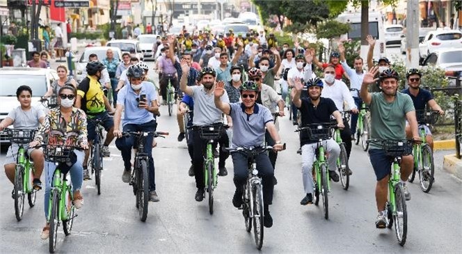 Mersin Büyükşehir Belediye Başkanı Vahap Seçer, Avrupa Hareketlilik Haftası Kapsamında Tarsus’ta Düzenlenen Bisiklet Turuna Katıldı