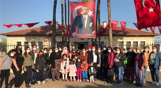 Mersin’de Hayat Durdu, Gözlerden Atatürk İçin Yaşlar Süzüldü