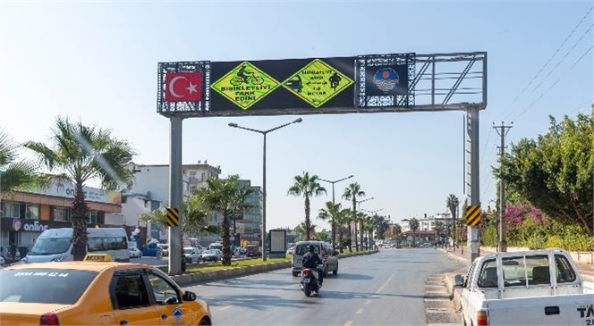 Mersin'de Bisikletlilerin Kentte Rahatlıkla Bisikletlerini Sürebilmesi ve Trafikte Yaşayabilecekleri Sorunları En Aza İndirebilmek İçin Çalışmalarına Hızla Devam Ediyor