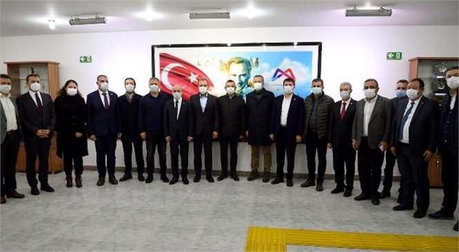 CHP Yöneticilerinden Başkan Seçer’e Ziyaret! Mersin Büyükşehir, Başarılı Çalışmalarıyla Adından Söz Ettiriyor