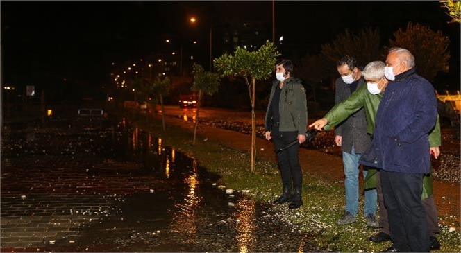 Erdemli'de Sağanak Yağış Etkili Oldu