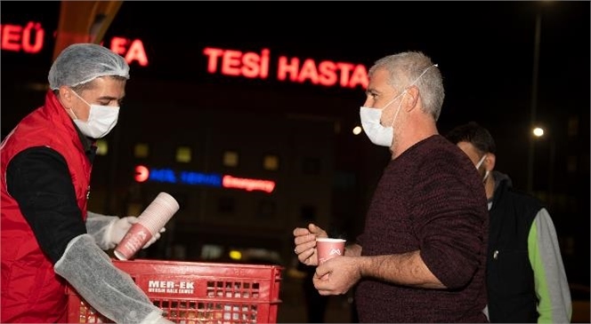 Hastane Önlerinde "1 Ekmek 1 Çorba" İlaç Gibi Geliyor! Mersin Büyükşehir’in Çorbası Hastane Önleriyle Birlikte 34 Noktada