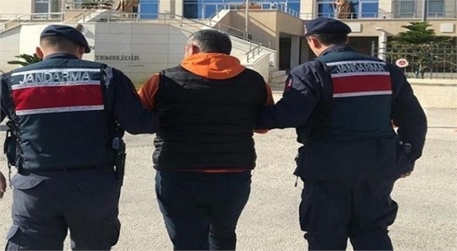 Hakkında 6 Ayrı Suçtan Arama Bulunan Şahıs Mersin'de Yakalandı! Şahsa Sokağa Çıkma Yasağını İhlal Ettiği İçinde Ceza Yazıldı