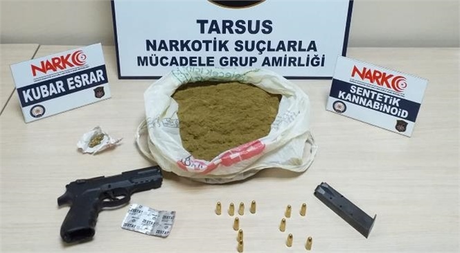 Mersin Tarsus'ta Polis Ekiplerince Bir İş Yerine Gece Saatlerinde Baskın Yapıldı