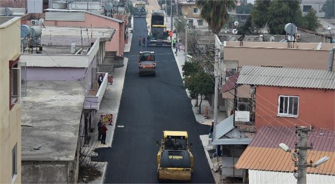 Büyükşehir’den Kazanlı Mahallesi Mersin Caddesi'nde Sıcak Asfalt Kaplama Çalışması