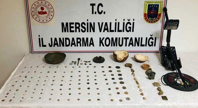 Mersin'de Tarihi Eser Eşyaları Satmak İçin Müşteri Arayan Şahıs, Çok Sayıda Tarihi Değeri Olan Eşya İle Yakalandı