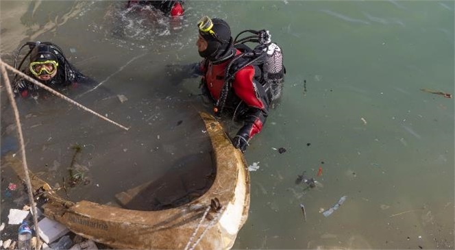 Mersinlilerin Her Fırsatta Övündüğü Denizden 2 Haftada 25 Metreküp Atık Çıktı