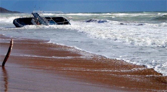 Mersin Silifke'de Tekne Alabora Oldu: 2 Ölü