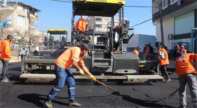 Mersin Büyükşehir Ekipleri, Kent Genelinde Deforme Olmuş Yolları Yeniliyor! Mezitli’deki 3 Caddede Sıcak Asfalt Çalışması