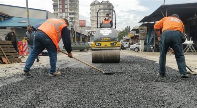 Büyükşehir, Yol Asfaltlama ve Onarım Çalışmalarını Aralıksız Şekilde Sürdürüyor