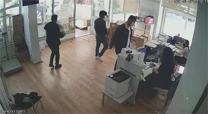 Mersin'de Kargoyla Gelen Araç Şanzımanı İçerisinde Gizlenmiş Uyuşturucu Yakalandı: 3 Kişi Tutuklandı