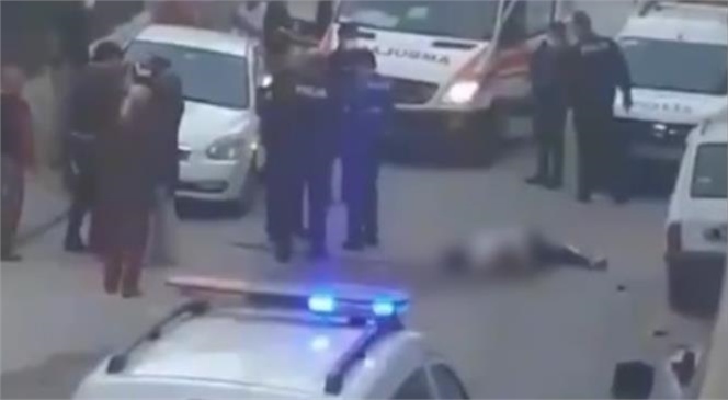 Mersin'de Tartışan Çocukların Aileleri Araya Girince İki Komşu Birbirini Bıçakladı