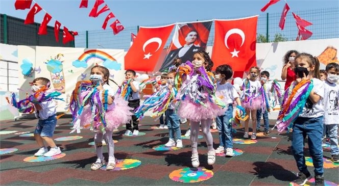 Mersin Büyükşehir Belediyesi’nin Toptancı Hal Kompleksi İçerisinde Açtığı Münir Özkul Kreşi’nde 23 Nisan Coşkusu Yaşandı