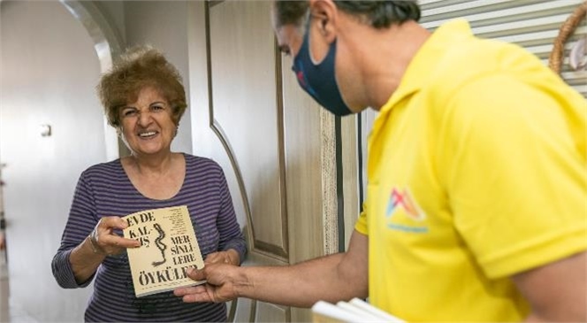 Mersin Büyükşehir Belediyesi, Tam Kapanma Sürecinde Evde Kalan 65 Yaş Üstü Vatandaşlara Kitap Sürprizi Yaptı