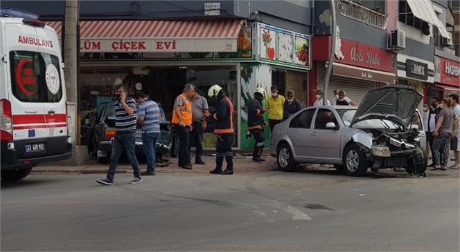 Mersin Tarsus'ta Meydana Gelen Trafik Kazasında Sürücü Barış Ergögüs Yaralandı