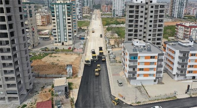 Tarsus’un Yeni Yerleşim Bölgesinde Büyükşehir’den Yol Düzenleme Çalışması