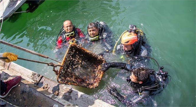 Mersin’in Tek Mavi Bayraklı Marinasından Çıkan Çöpler Şaşırttı