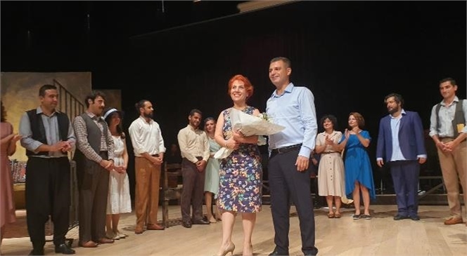 Mersin Şehir Tiyatrosu Oyuncularının Performansı Büyük Beğeni Topladı