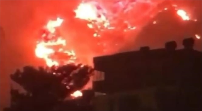 Aydıncık'ta Meydana Gelen Yangın Şiddetini Artırırken Alevler Devlet Hastanesi Civarına Yaklaştı