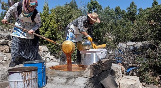 Uzuncaburç’ta Kadınlar Üretiyor, Büyükşehir Destekliyor