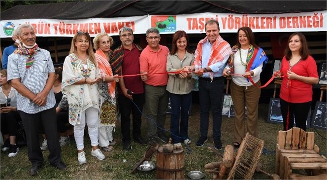 Seçer, 3. Kültürler Festivali’nde Kurulan Stantları Gezdi