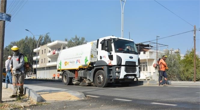 Mersin Büyükşehir Belediyesi İle Tarsus Belediyesi Temizlik Ekiplerinin Ortaklaşa Yürüttükleri Mahallelerdeki Detaylı Temizlik Çalışmaları Devam Ediyor