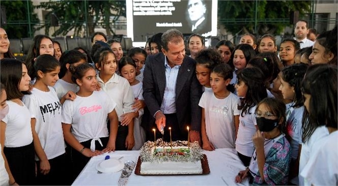 Seçer "Ben Kızlarınızın Fahri Babasıyım"