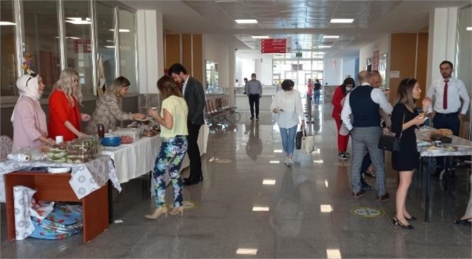 Mersin Barosu Erdemli Adliyesi’nde Sokak Hayvanları Yararına Kermes Düzenledi