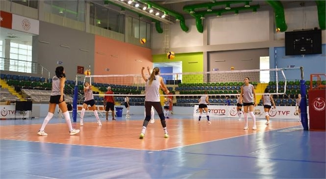 Mersin Büyükşehir Kadın Voleybol Takımı’nın Hedefi Sultanlar Ligi