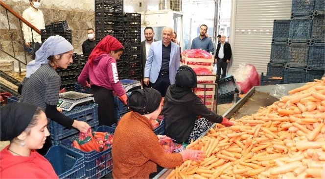 Akdeniz Belediye Başkanı Gültak; Hal Esnafıyla Bir Araya Geldi