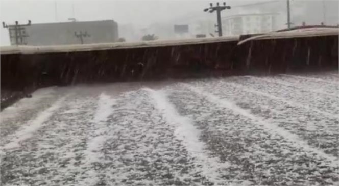 Mersin Aydıncık'ta Dolu Yağışı Hayatı Olumsuz Etkiledi