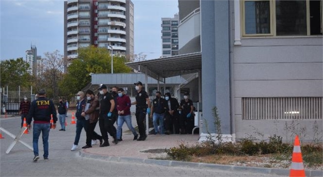 Mersin'de DEAŞ'ın Hücre Yapılanmasında Faaliyet Gösteren 14 Şüpheli Yakalandı