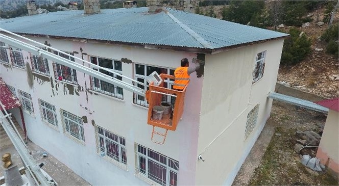 Sıfır Rakımından Torosların Zirvesine Kadar Her Alanda Çalışma Yürüten Erdemli Belediyesi Ekipleri, Yaptıkları Çalışmalarla Eğitim Neferlerine de Güç Veriyor