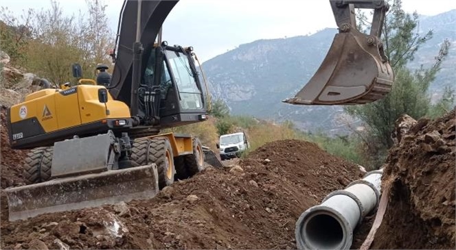 Büyükşehir’den Çamlıyayla’da Yol Genişletme ve Boru Döşeme Faaliyetleri