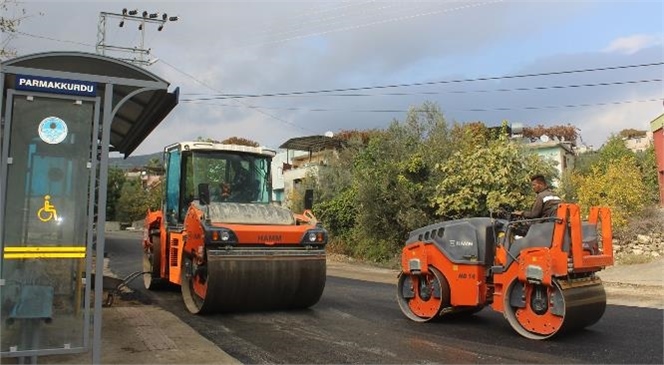 Parmakkurdu’nda Yenilenen Yol Vatandaşların Kullanımına Açıldı