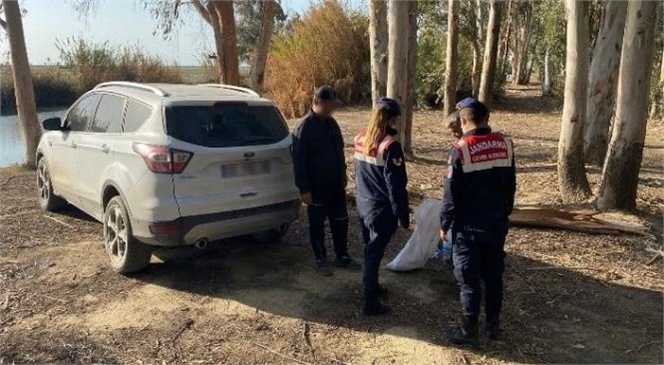 Mersin'de Jandarma Yasak Yöntemle Balık Avlayanları Suçüstü Yakaladı