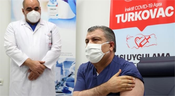 Sağlık Bakanı Dr. Fahrettin Koca, Koronavirüs Bilim Kurulu’nun Ardından Ankara Şehir Hastanesi’nde Hatırlatma Dozu Olarak Turkovac Aşısı Yaptırdı
